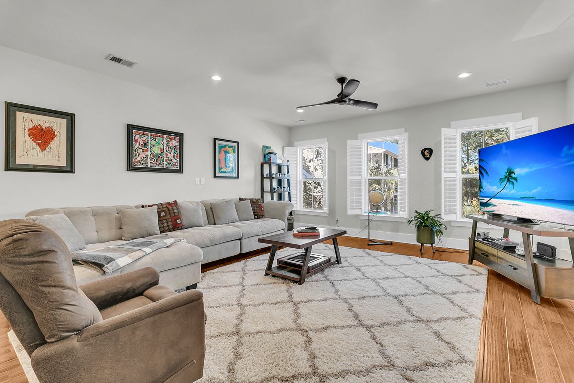 next background image