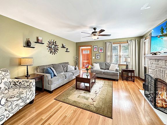 4th image of 634 Beverly Dr