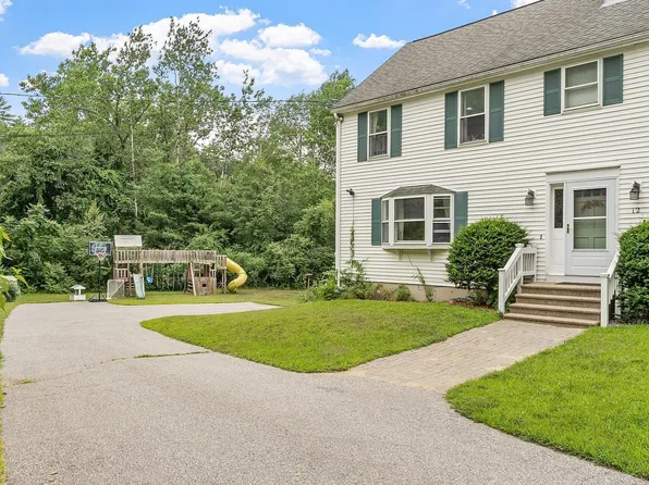 12 Cricket Lane #A, Sandown, NH 03873