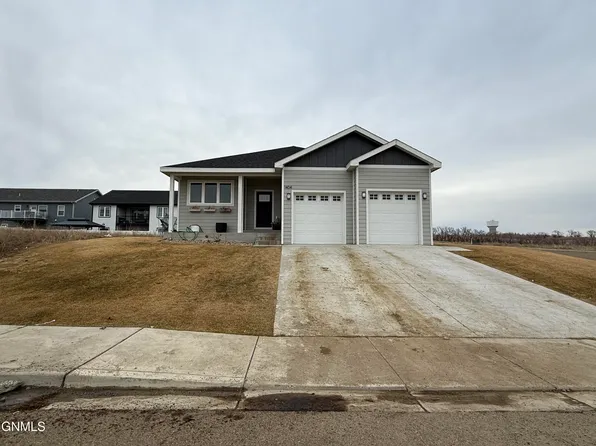 1404 Redtail Rd, Watford City, ND 58854