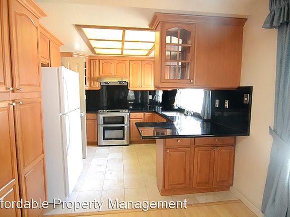 3rd image of 32728 Dinuba Ct