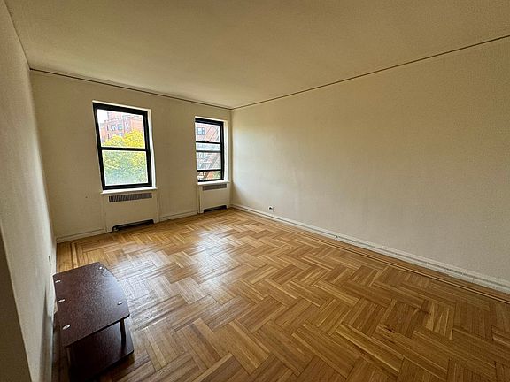 2nd image of 83 Park Ter W APT 5B