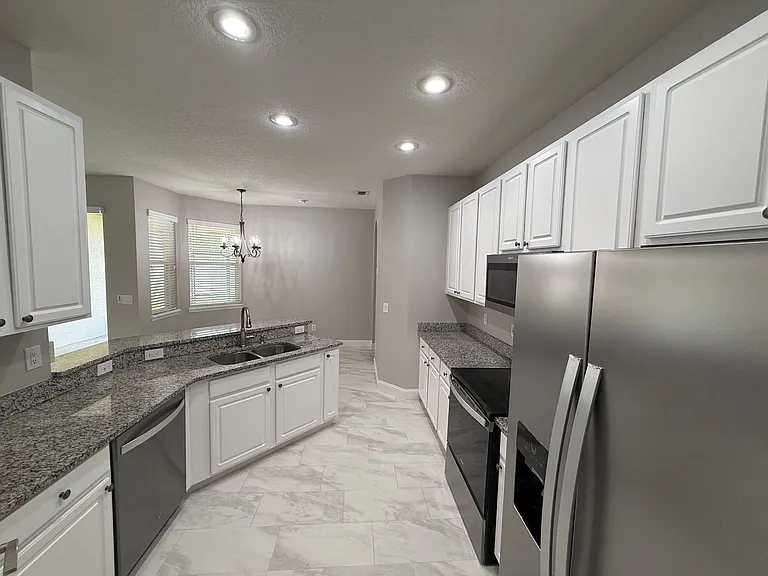 5370 Red Leaf Ct — Photo 13