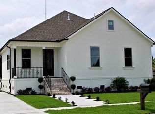 3313 Plaza Dr, Chalmette, LA 70043