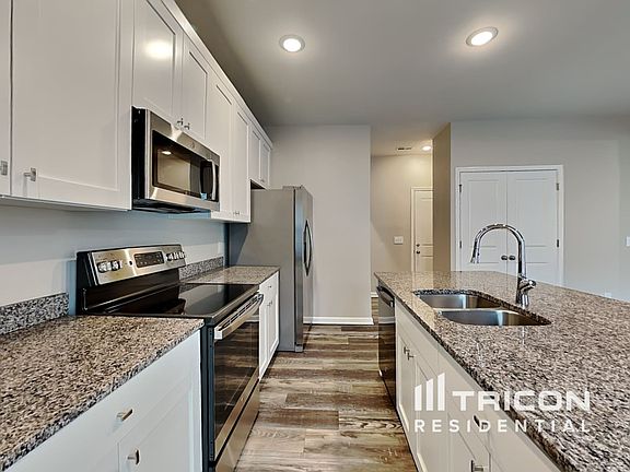 5th image of 120 Salem Springs Ln