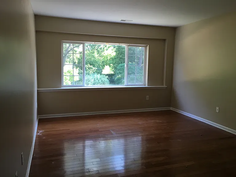 3317 Reeves Dr — Photo 4