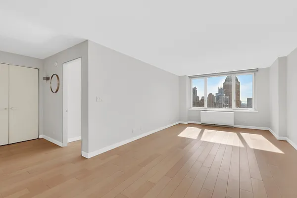 Rented by Cooper & Cooper Real Estate | media 26