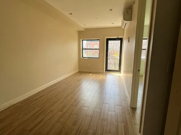 125 Jefferson Avenue image 1 of 12