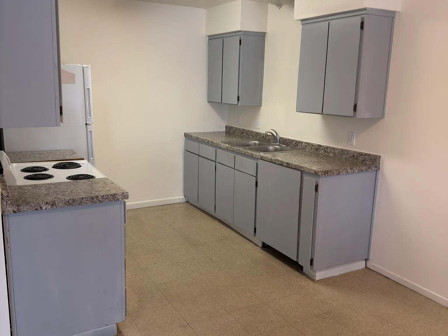 36 S Rogers Ln — Photo 1