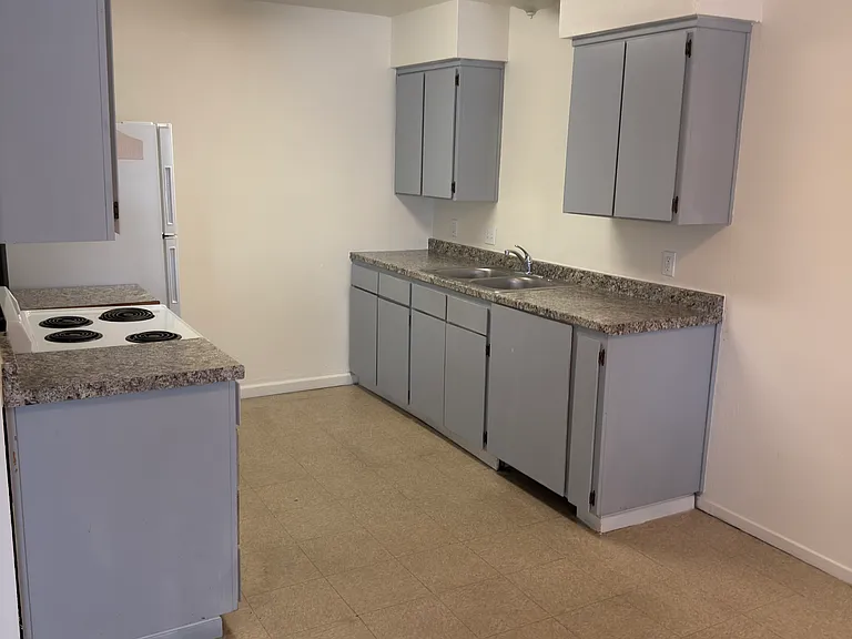 36 S Rogers Ln #202 — Photo 1