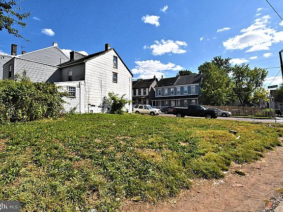 5th image of 399 Lincoln Ave