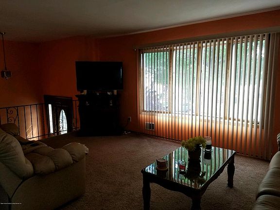 3rd image of 583 Naughton Ave