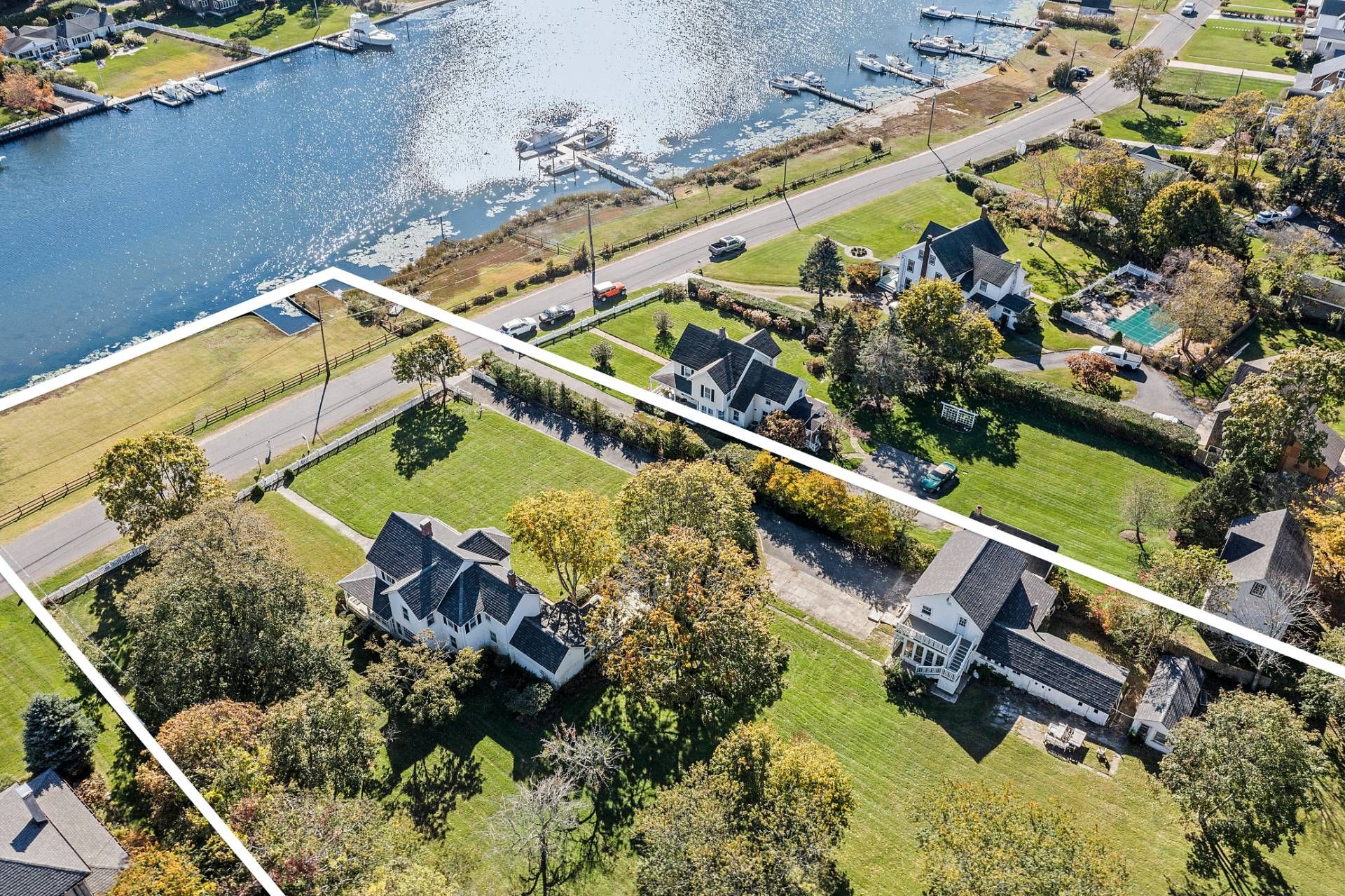 96 Lake Ave, Center Moriches, NY 11934 Out East