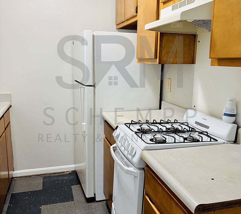 1st image of 2718 W Jefferson St APT 3