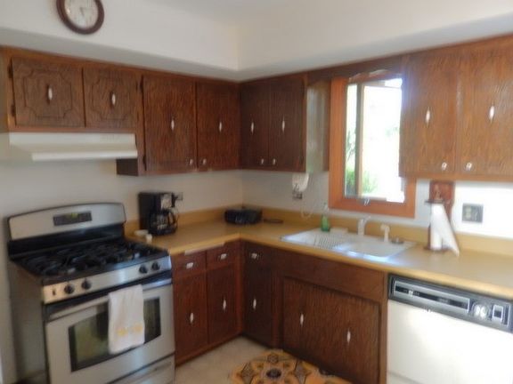 5th image of 15319 Hollywood Dr