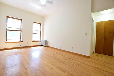 Rented by Street Realty Brokerage LLC