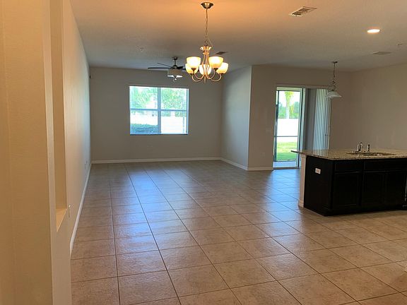 3rd image of 635 Woodland Terrace Blvd