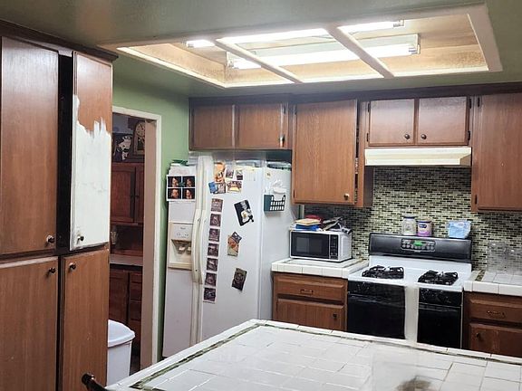 5th image of 43843 San Francisco Ave