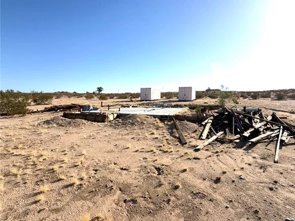 2425 Los Olivos Ave, Twentynine Palms, CA 92277