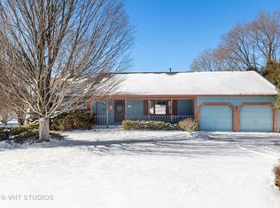 3915 Wilderness Rdg, Crystal Lake, IL 60012