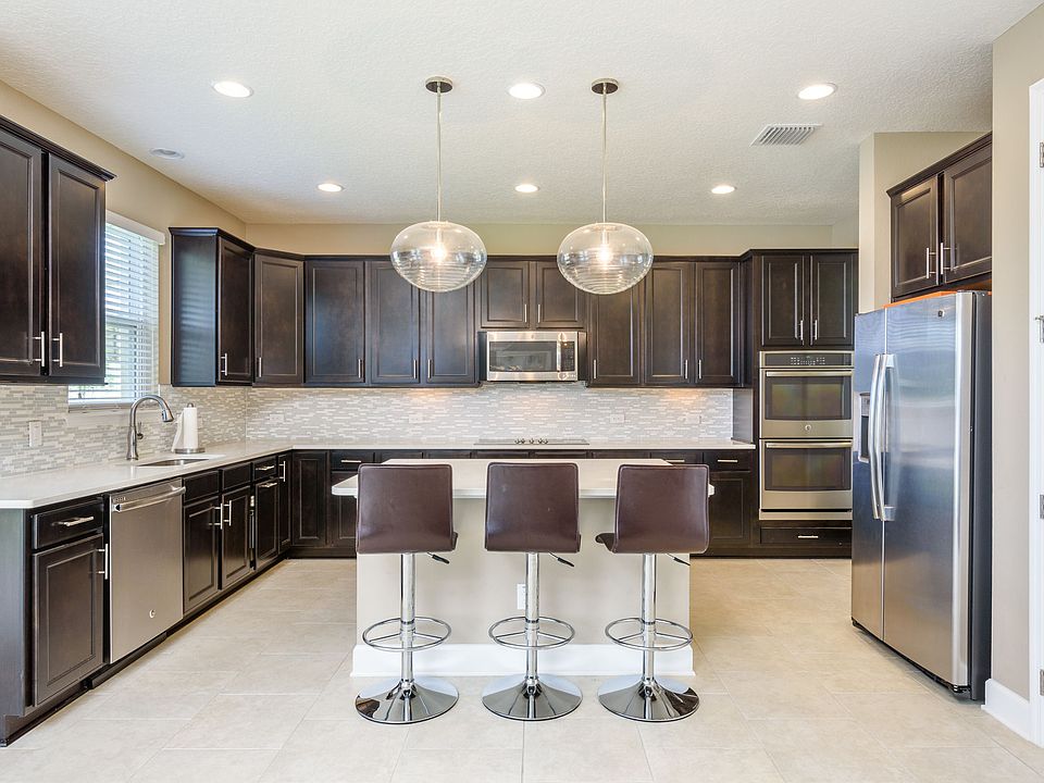 Prestigious Eagles Landing! 