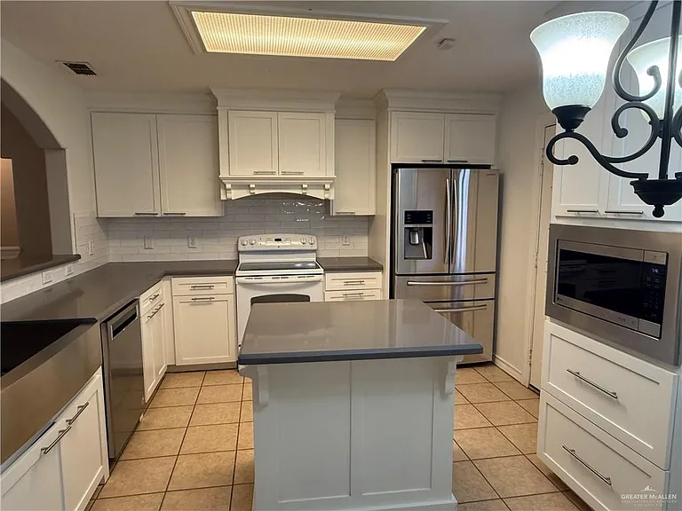 3836 Frontier Dr — Photo 9