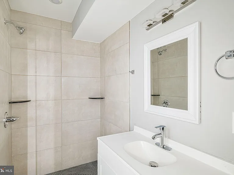 1443 N 8th St #3 — Photo 8