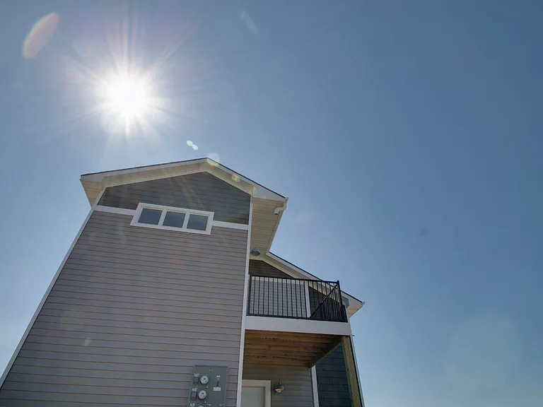 260 SE Waco Pl — Photo 12