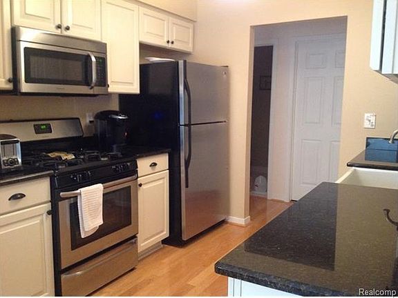 2nd image of 581 Winwood Cir #1