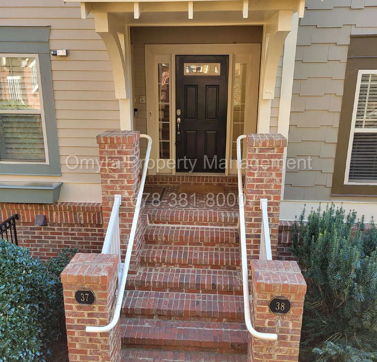 3 bed, 2.5 bath, 2454 sqft, $2,995 — Photo 2