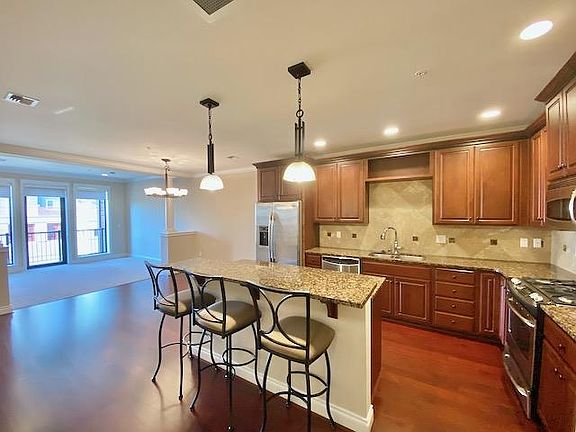 2nd image of 505 Broadway Ave Unit 608