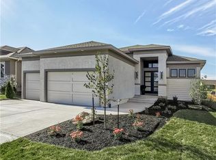 8186 Valley Rd, Lenexa, KS 66220