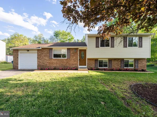 12772 Bradwell Rd, Herndon, VA 20171