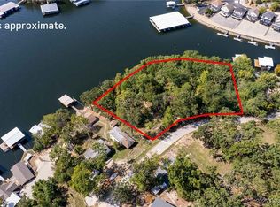 438 Shawnee Rd, Sunrise Beach, MO 65079