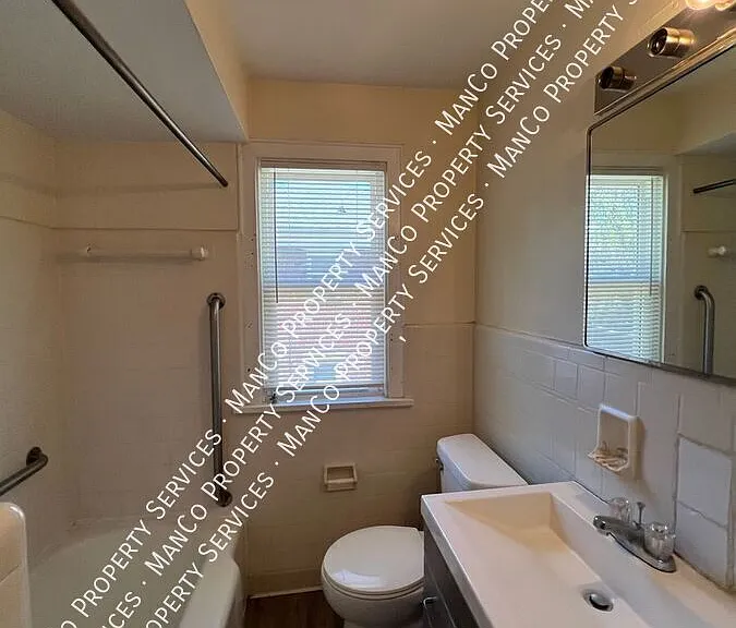 400 Delaware Ave #3 — Photo 9