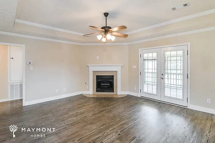 518 Breckinridge Ln — Photo 3