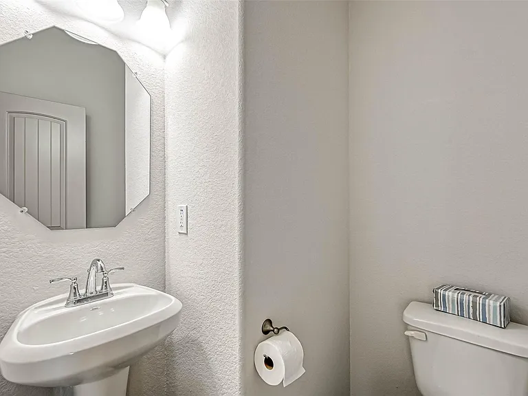 7910 Cypress Country Dr — Photo 22