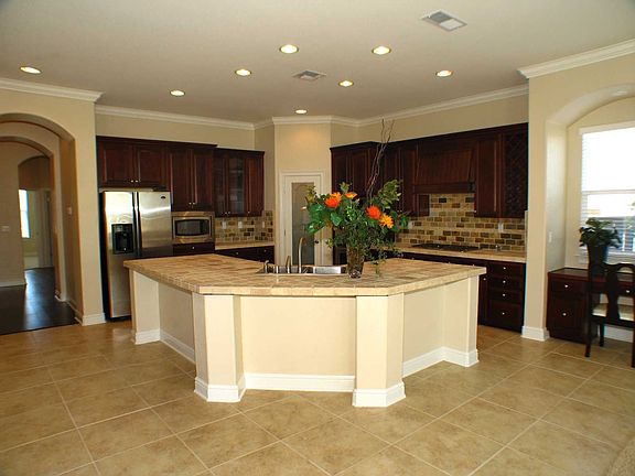 2nd image of 1417 Oak Hill Way