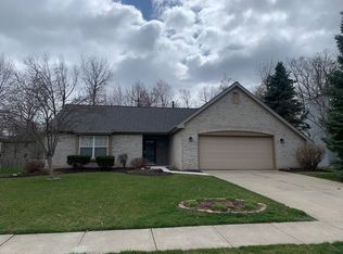 8208 Meadow Hills Dr, Fort Wayne, IN 46835