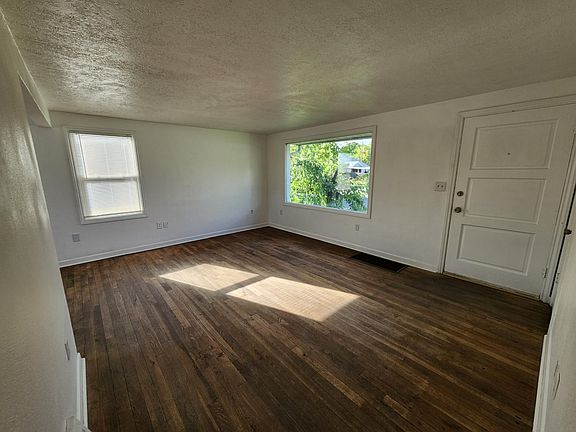 2nd image of 2529 W Olympic Ave