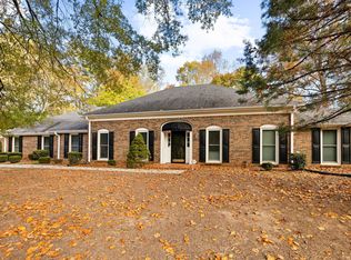 1310 Treebrook Ct, Roswell, GA 30075