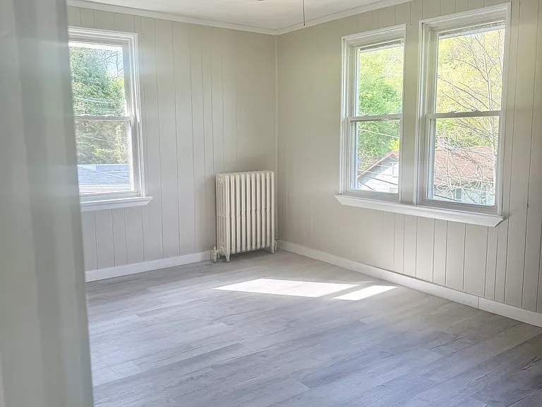 248 Derby St — Photo 24