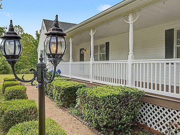 4th image of 632 Namozine Rd