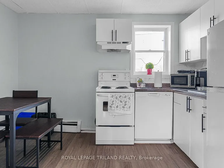469 Grey St #3 — Photo 6
