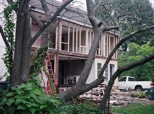 1058 Greenwich Ave, Warwick, RI 02886