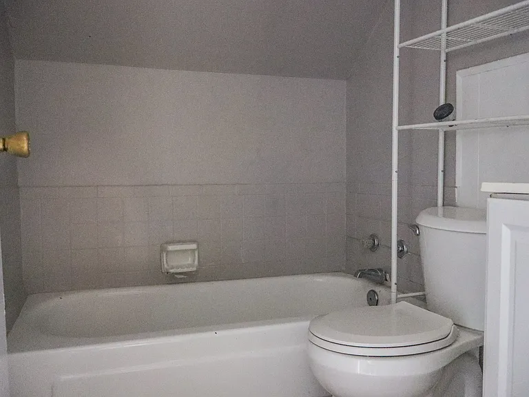 801 Roseanne St #15 — Photo 12