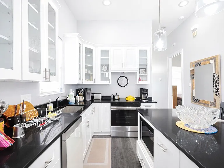 2131 Dumaine St — Photo 11