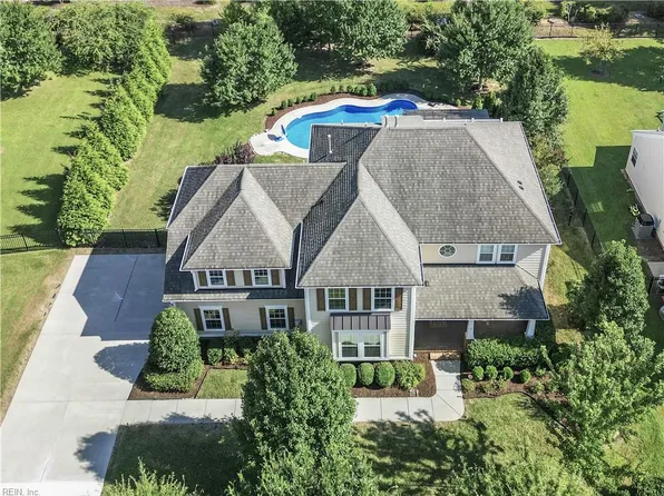 1121 Knights Bridge Ln, Virginia Beach, VA 23455