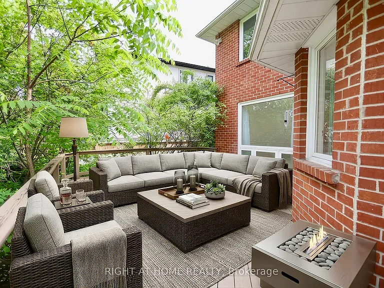 89 W Yonge Blvd NW — Photo 18