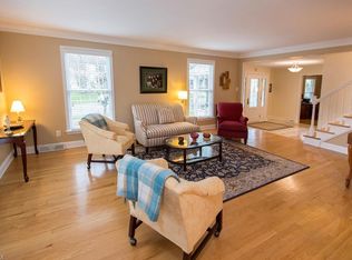 604 Dwight Dr, Bay Village, OH